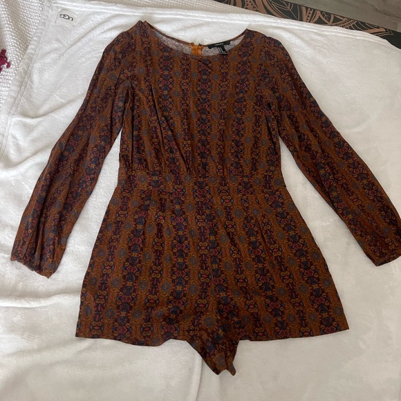 Brown Romper with Pattern - Picture 3 of 3